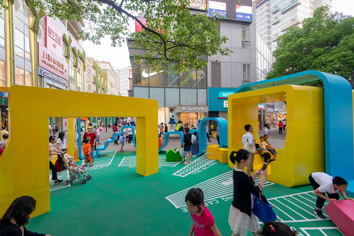 以互动为主导的美陈设计更能吸引游客驻留，同样也带动了周围的商圈 美陈网站 美陈前沿 