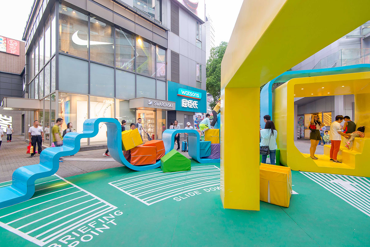 以互动为主导的美陈设计更能吸引游客驻留，同样也带动了周围的商圈 美陈网站 美陈前沿 