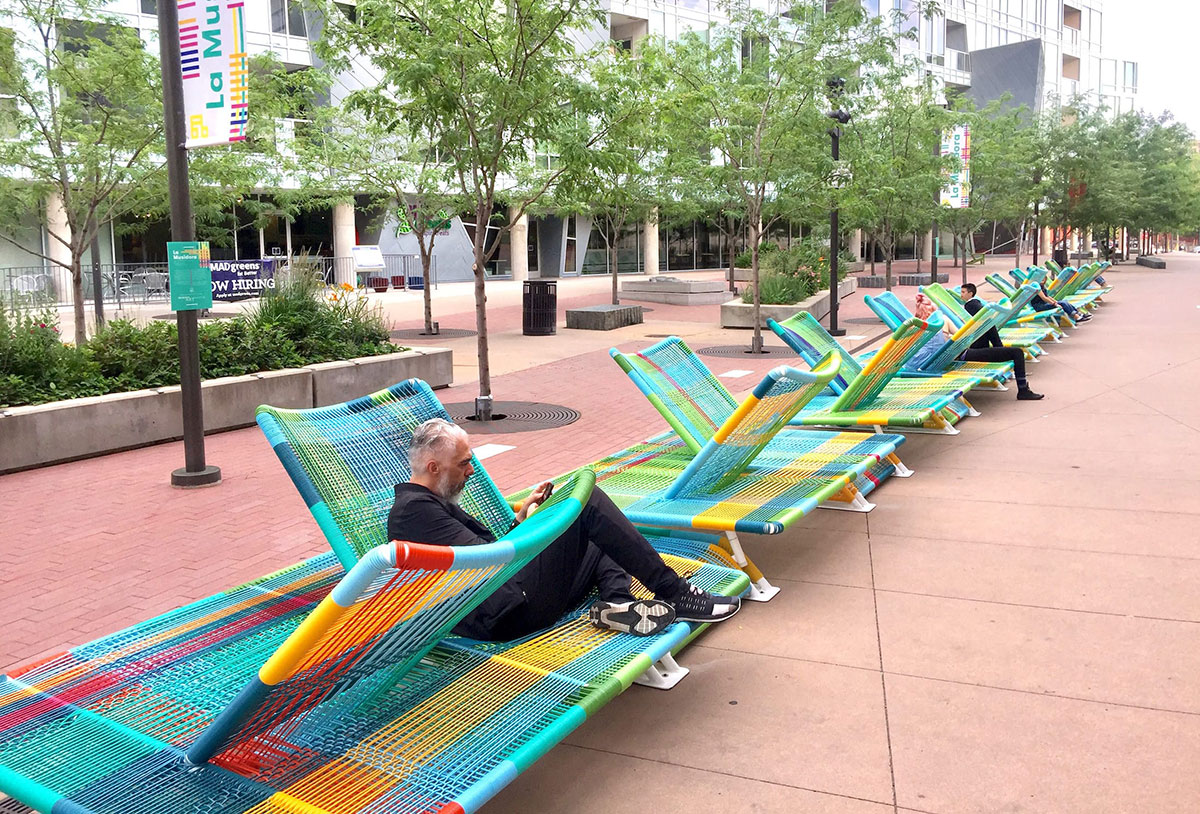 丹佛艺术博物馆对面的这个互动美陈设计，居然还能敲击出属于自己的个性化声音 美陈网站 美陈前沿 