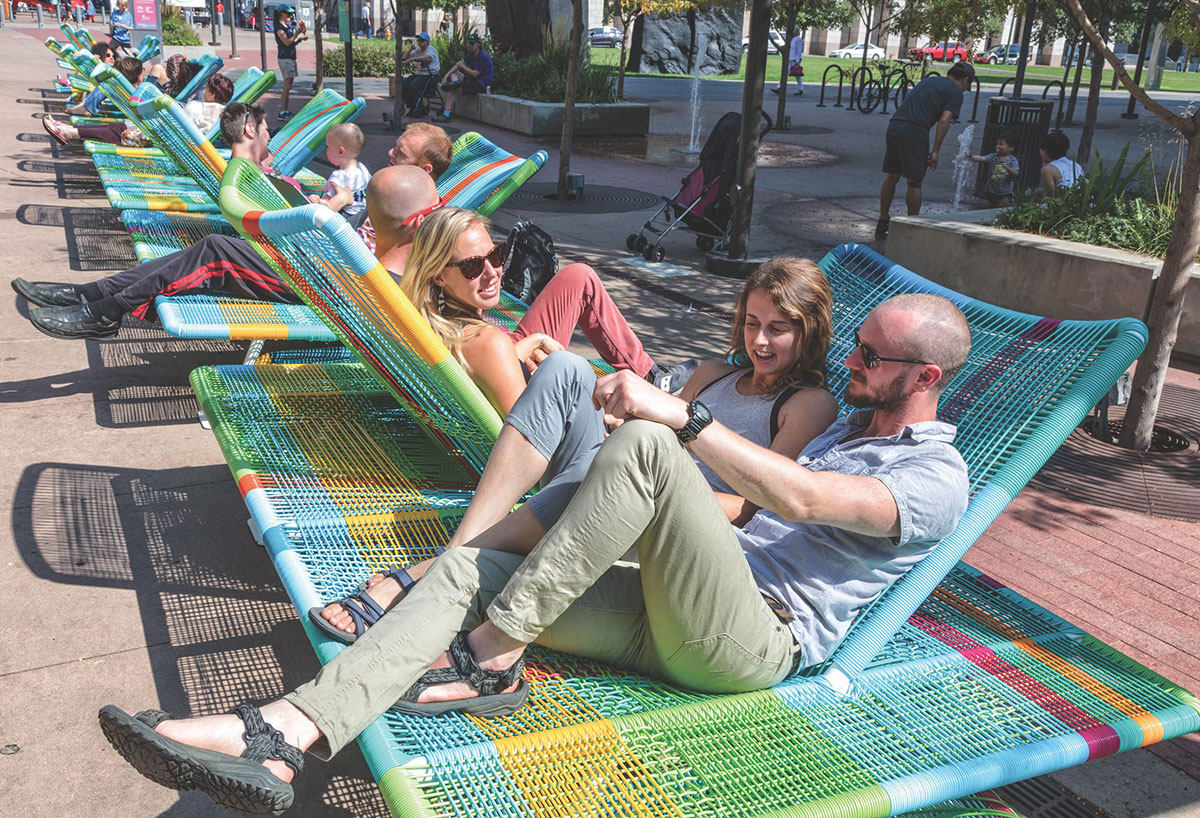 丹佛艺术博物馆对面的这个互动美陈设计，居然还能敲击出属于自己的个性化声音 美陈网站 美陈前沿 