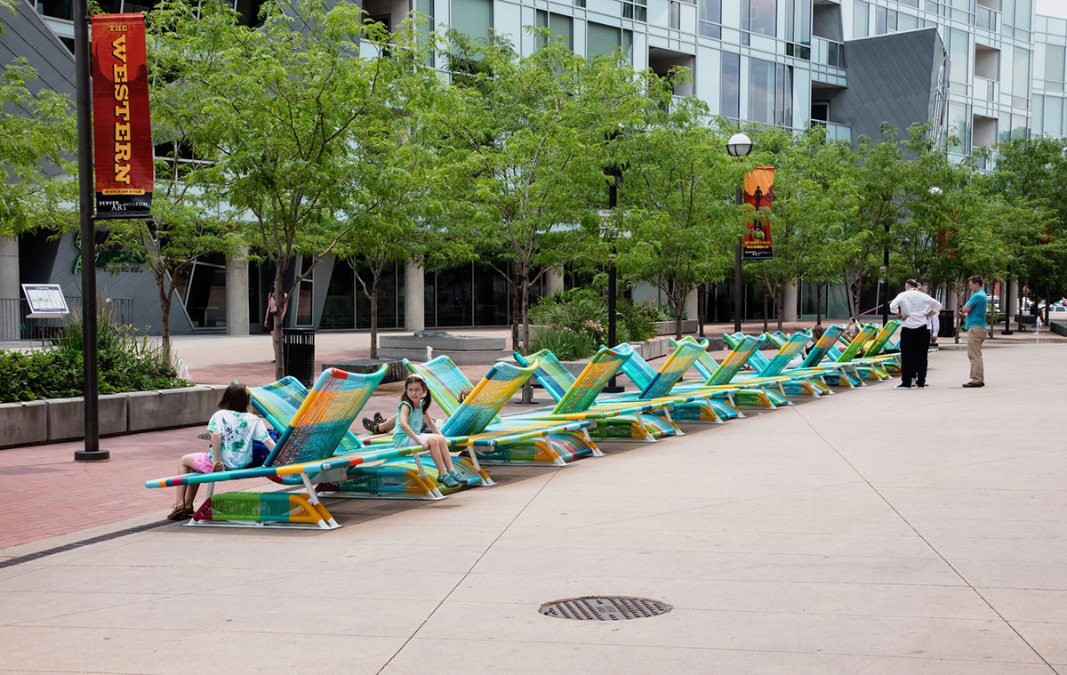 丹佛艺术博物馆对面的这个互动美陈设计，居然还能敲击出属于自己的个性化声音 美陈网站 美陈前沿 