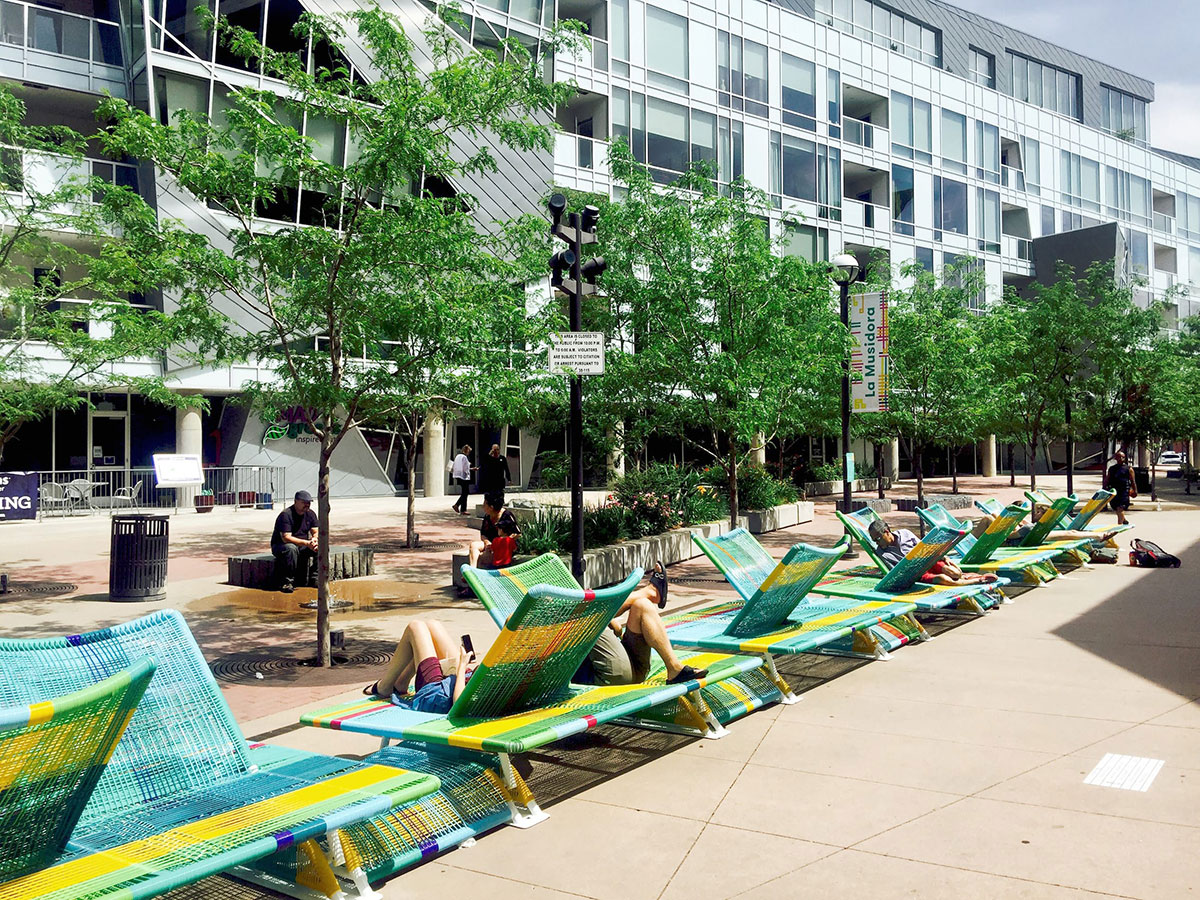 丹佛艺术博物馆对面的这个互动美陈设计，居然还能敲击出属于自己的个性化声音 美陈网站 美陈前沿 