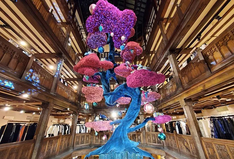 奇幻童话的美陈设计怎能少，Liberty London空中漂浮着一棵神奇的植物 美陈网站 美陈前沿 