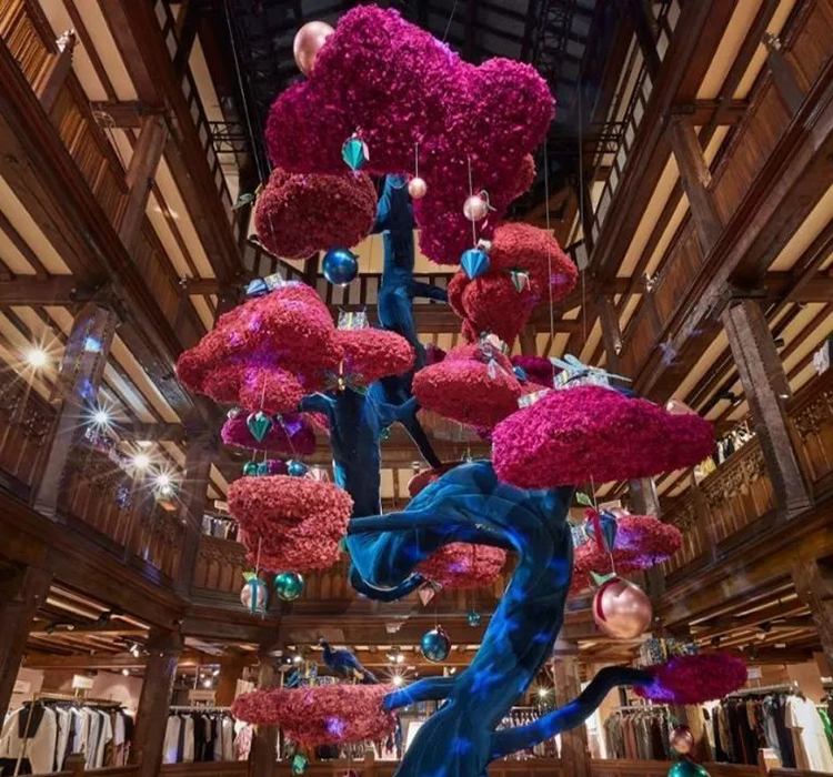 奇幻童话的美陈设计怎能少，Liberty London空中漂浮着一棵神奇的植物 美陈网站 美陈前沿 
