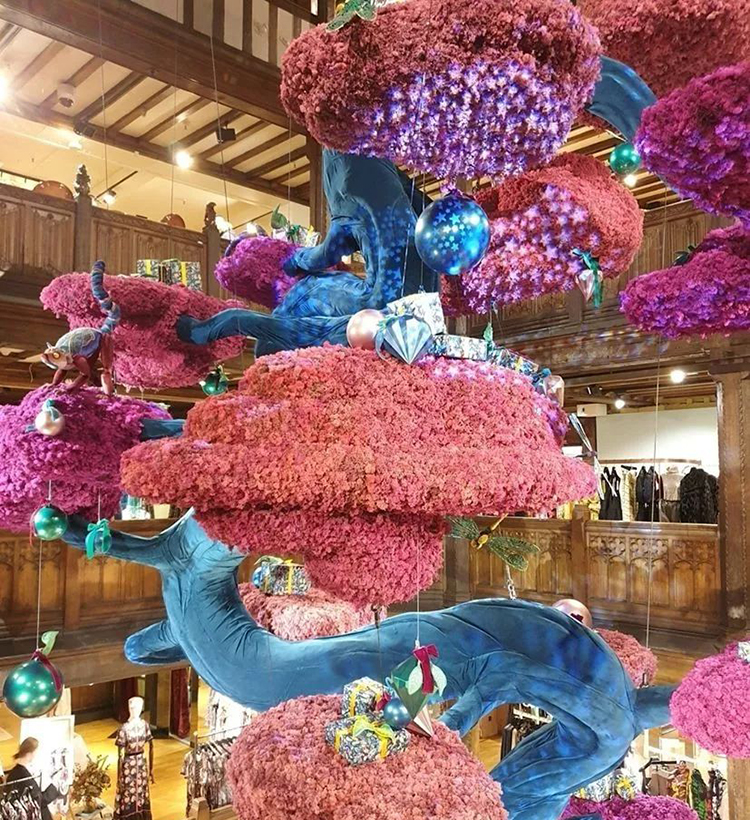 奇幻童话的美陈设计怎能少，Liberty London空中漂浮着一棵神奇的植物 美陈网站 美陈前沿 