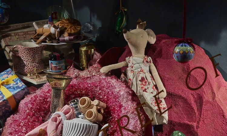 奇幻童话的美陈设计怎能少，Liberty London空中漂浮着一棵神奇的植物 美陈网站 美陈前沿 