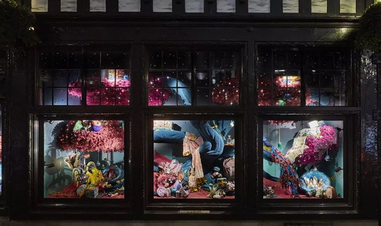 奇幻童话的美陈设计怎能少，Liberty London空中漂浮着一棵神奇的植物 美陈网站 美陈前沿 