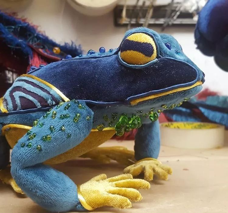 奇幻童话的美陈设计怎能少，Liberty London空中漂浮着一棵神奇的植物 美陈网站 美陈前沿 