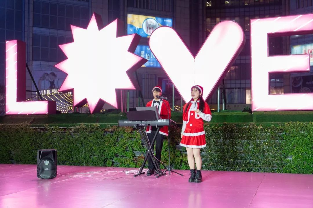 浪漫飘雪年味市集活动精彩不错，策划的互动表演活动让人沉醉 美陈网站 美陈前沿 