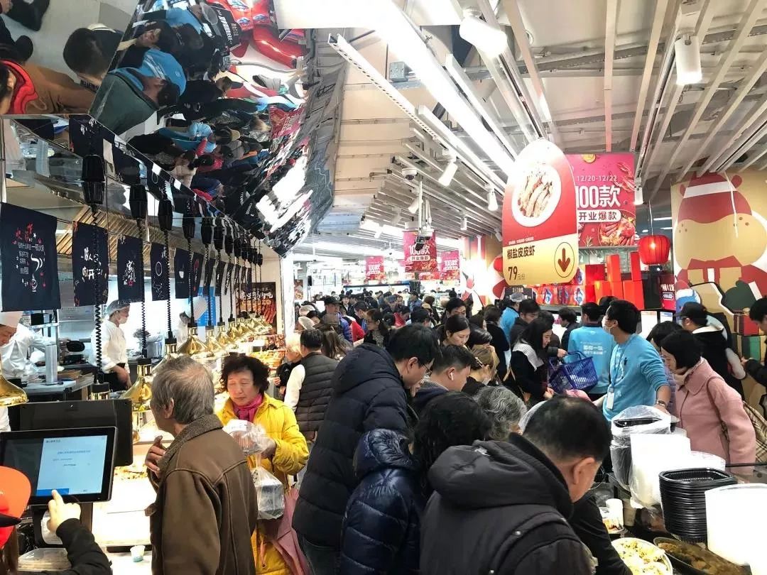 浪漫飘雪年味市集活动精彩不错，策划的互动表演活动让人沉醉 美陈网站 美陈前沿 