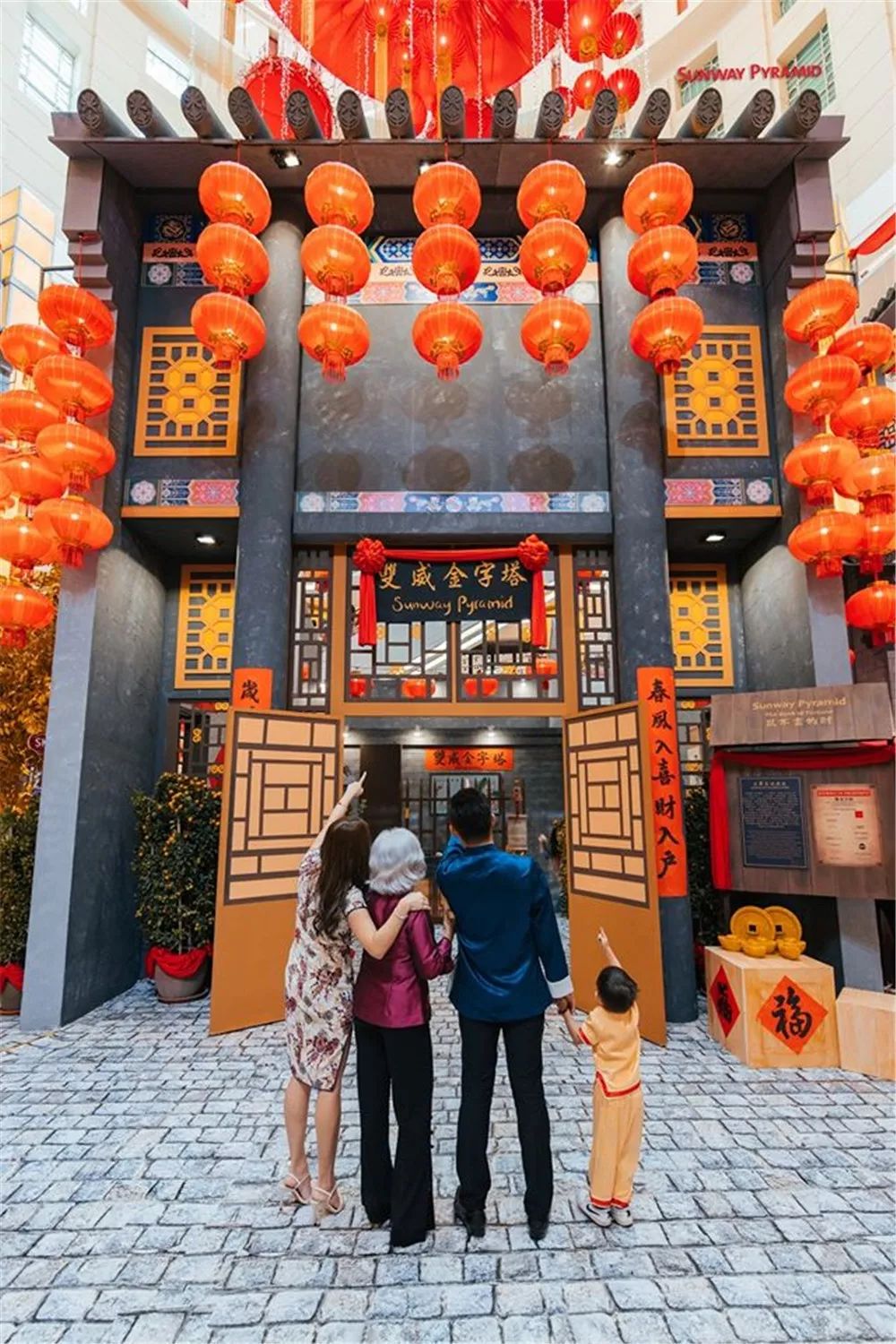 新春商场展览活动就该别开生趣，就算中西合璧也是年味十足 美陈网站 美陈前沿 