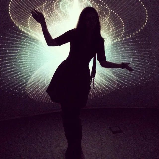 听说这个时空交互式展览活动策划的装置看起来像膜的洞穴 美陈网站 美陈前沿 