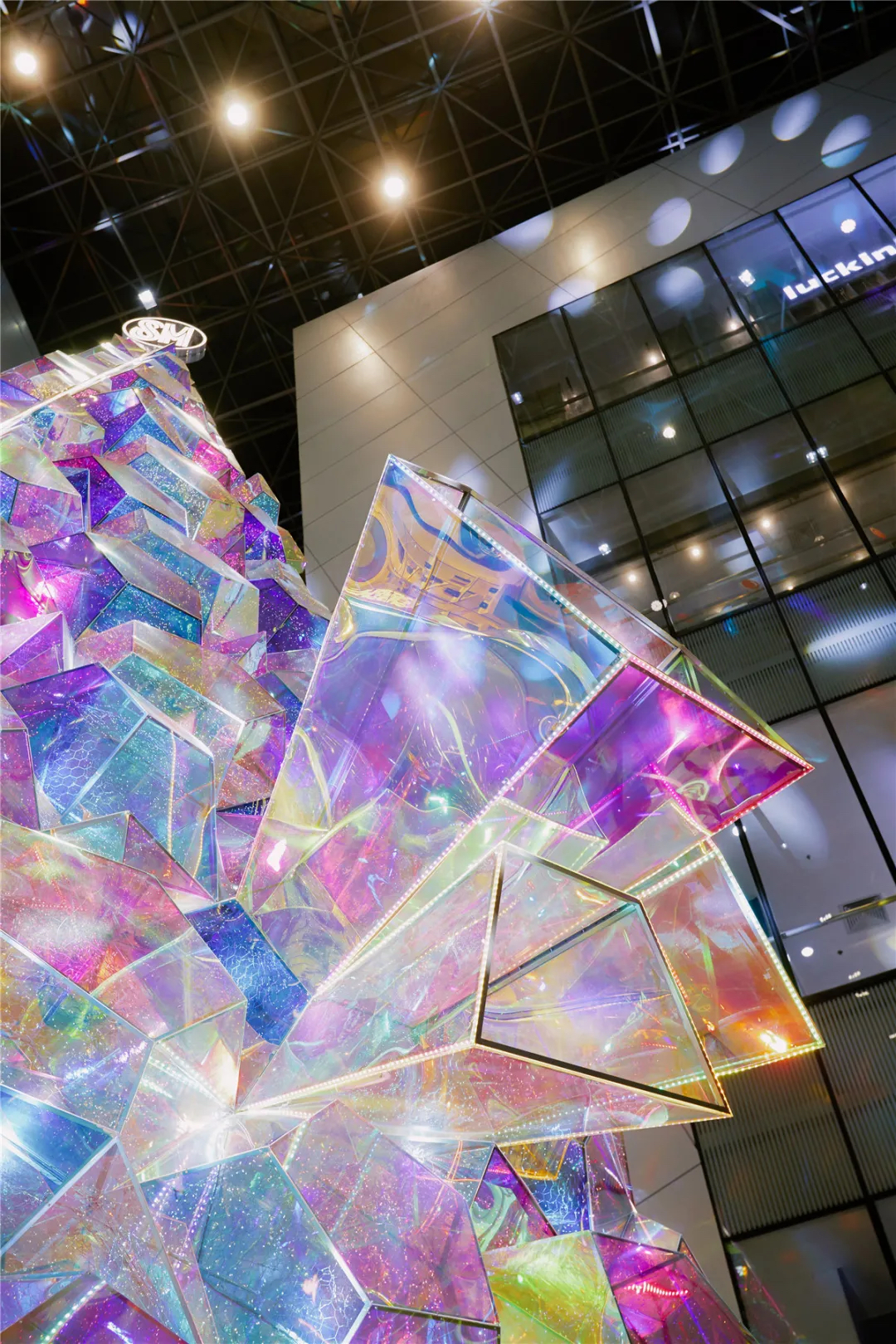 厦门SM幻彩圣诞主题展览活动策划16米宝石般圣诞树闪闪惹人爱 美陈网站 美陈前沿 