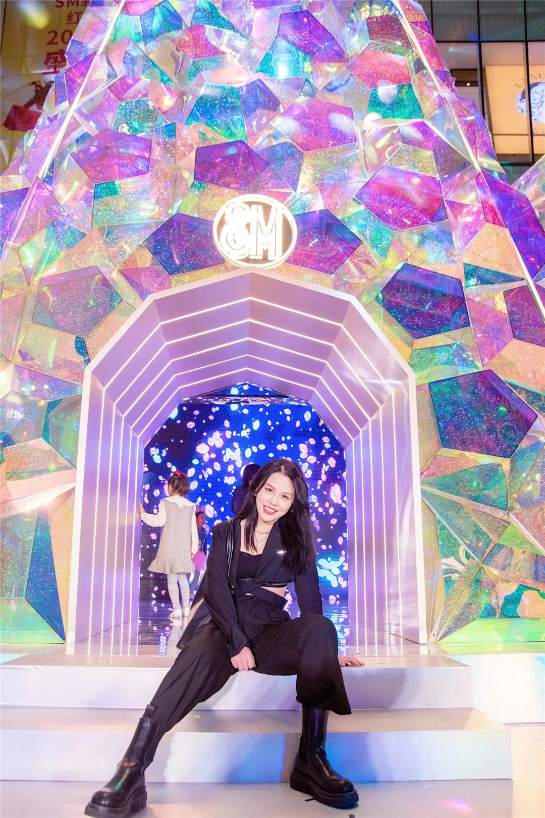 厦门SM幻彩圣诞主题展览活动策划16米宝石般圣诞树闪闪惹人爱 美陈网站 美陈前沿 