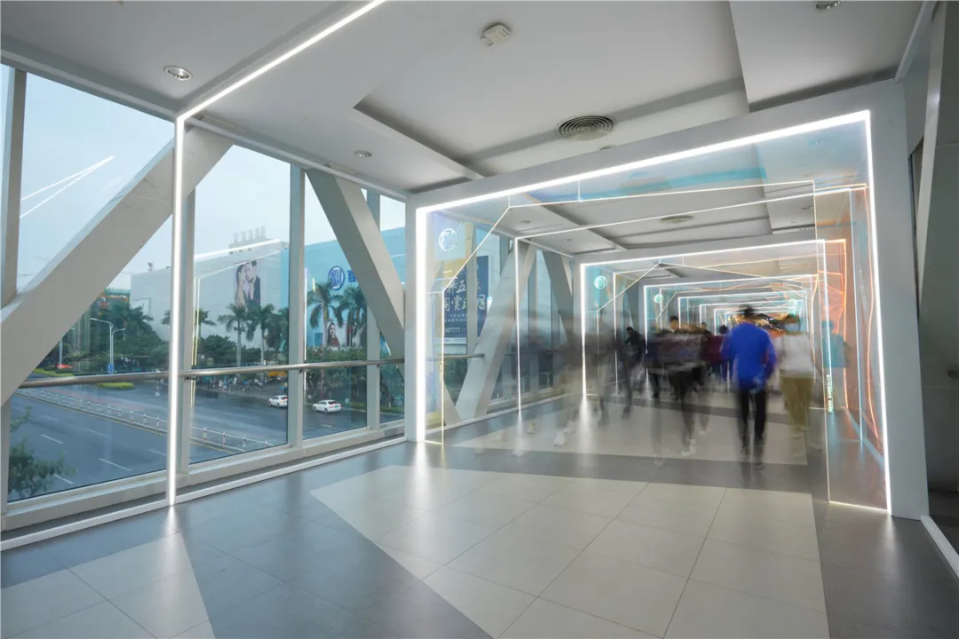 厦门SM幻彩圣诞主题展览活动策划16米宝石般圣诞树闪闪惹人爱 美陈网站 美陈前沿 