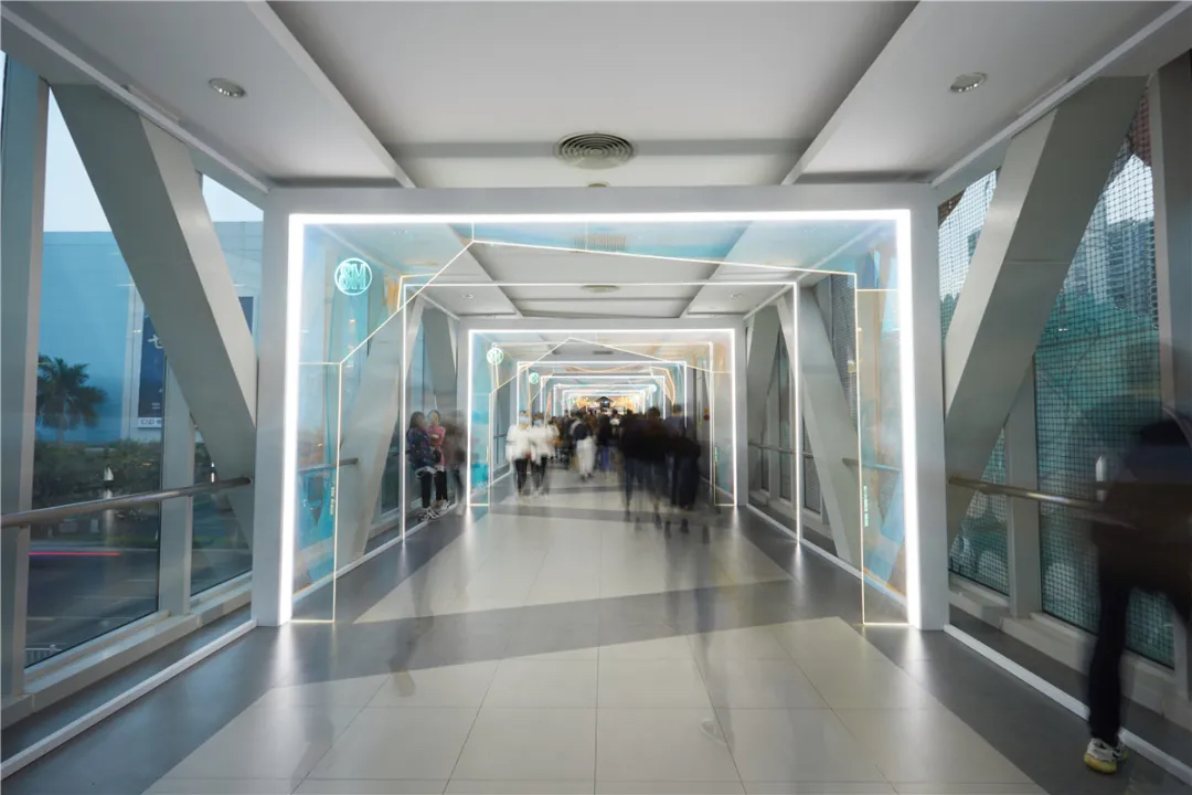 厦门SM幻彩圣诞主题展览活动策划16米宝石般圣诞树闪闪惹人爱 美陈网站 美陈前沿 