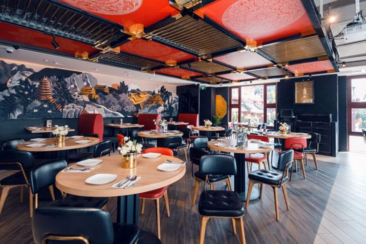 安在餐厅里的历史展览策划，异域文化元素更是惊鸿一瞥 美陈网站 美陈前沿 