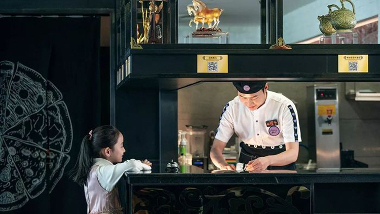 安在餐厅里的历史展览策划，异域文化元素更是惊鸿一瞥 美陈网站 美陈前沿 