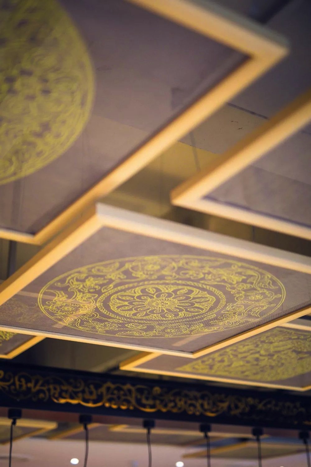 安在餐厅里的历史展览策划，异域文化元素更是惊鸿一瞥 美陈网站 美陈前沿 