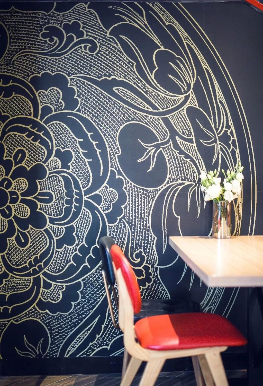 安在餐厅里的历史展览策划，异域文化元素更是惊鸿一瞥 美陈网站 美陈前沿 