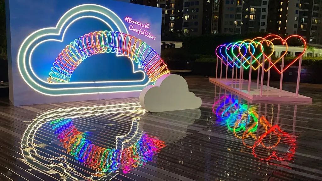 中秋节这波彩虹美陈展览活动装置日与夜各有绚丽姿态 美陈网站 美陈前沿 