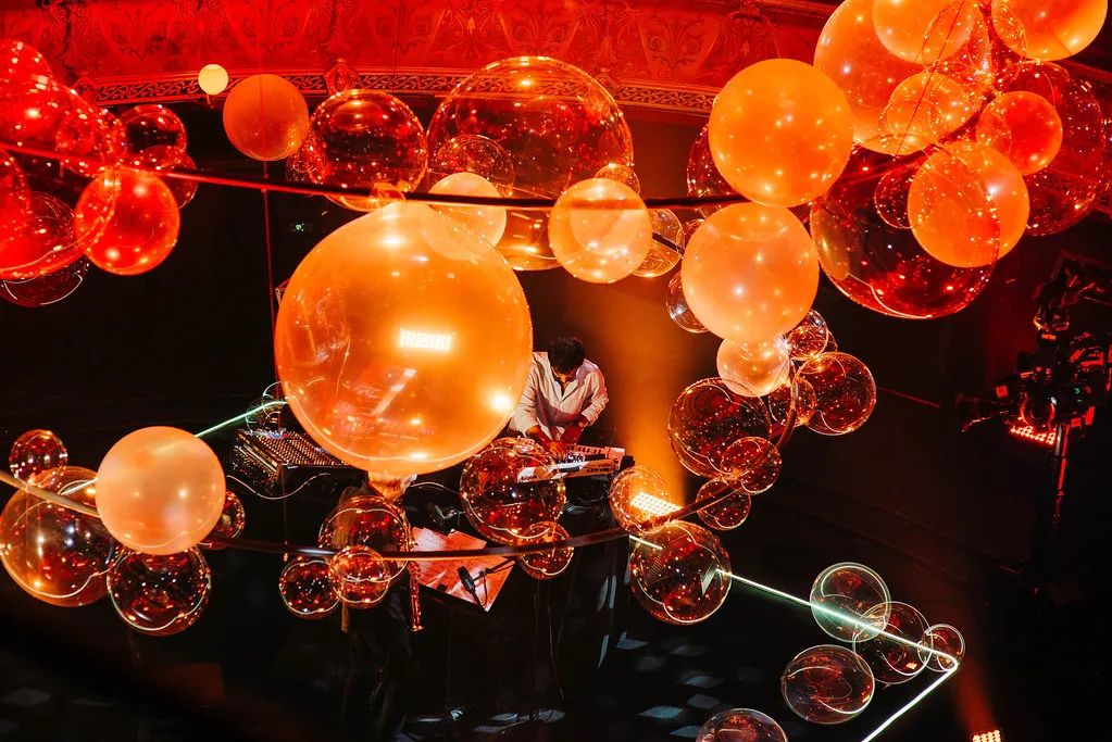 法国巴黎夏特莱大剧院的这个艺术活动装置策划美翻了！ 美陈网站 美陈前沿 