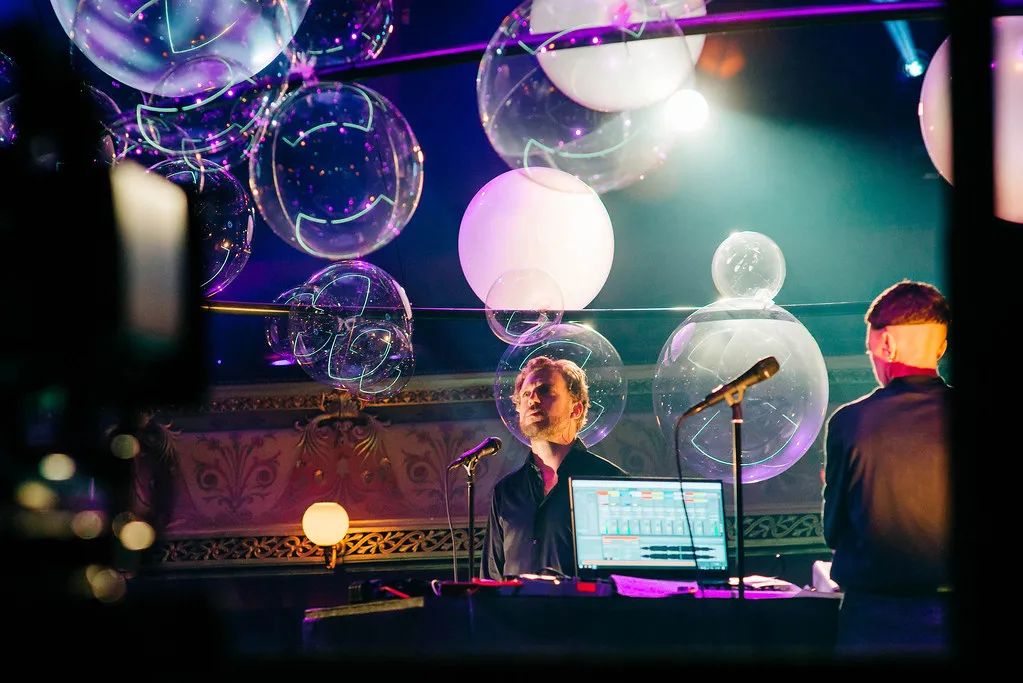 法国巴黎夏特莱大剧院的这个艺术活动装置策划美翻了！ 美陈网站 美陈前沿 