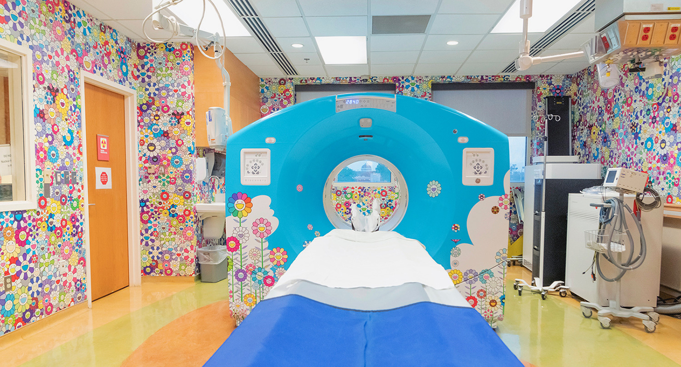 Takashi Murakami’s Iconic Flowers Engulf a CT Suite at a Washington D.C. Children’s Hospital | 国外美陈 美陈网站 美陈前沿 