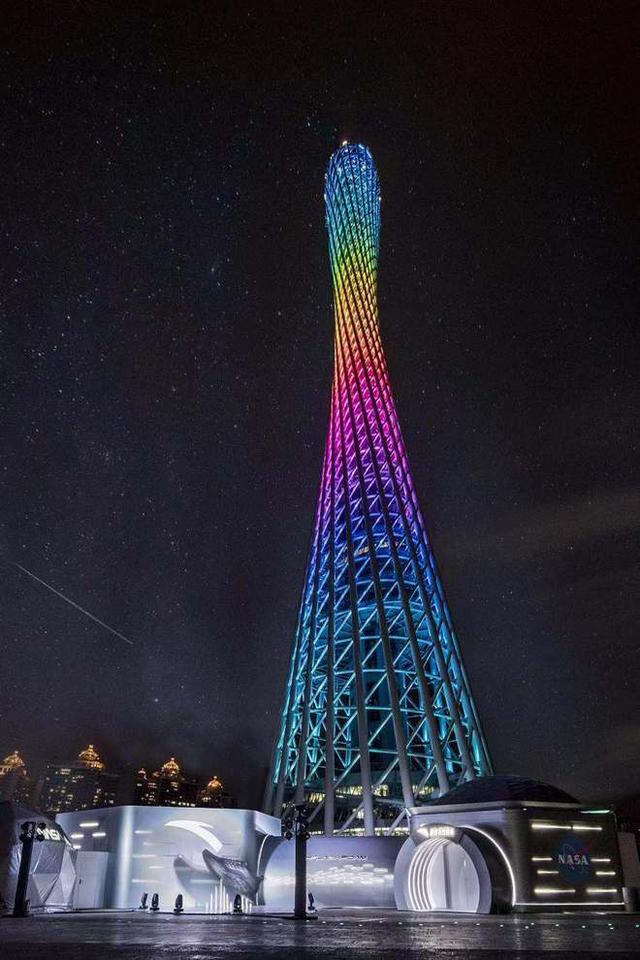 安踏在广州建了一座NASA空间站 把虫洞打造成可以穿在脚下的科技