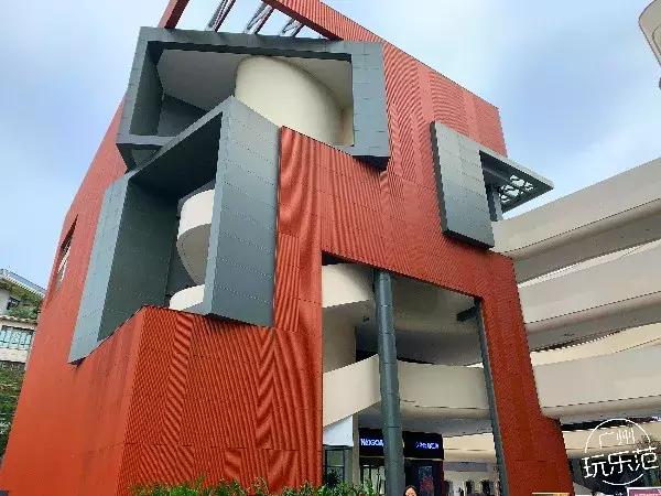 广州新拍摄地标，白色旋转楼梯免费拍！还有热气球、镜屋……