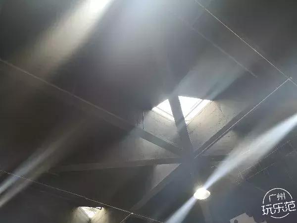 广州新拍摄地标，白色旋转楼梯免费拍！还有热气球、镜屋……
