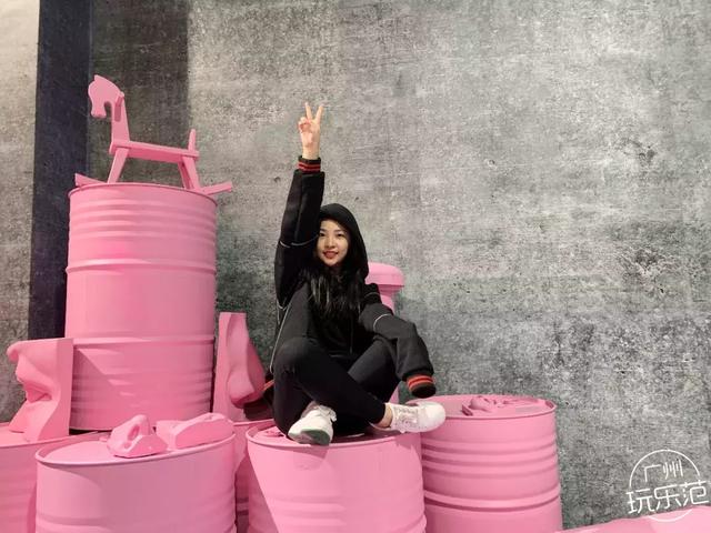 广州新拍摄地标，白色旋转楼梯免费拍！还有热气球、镜屋……