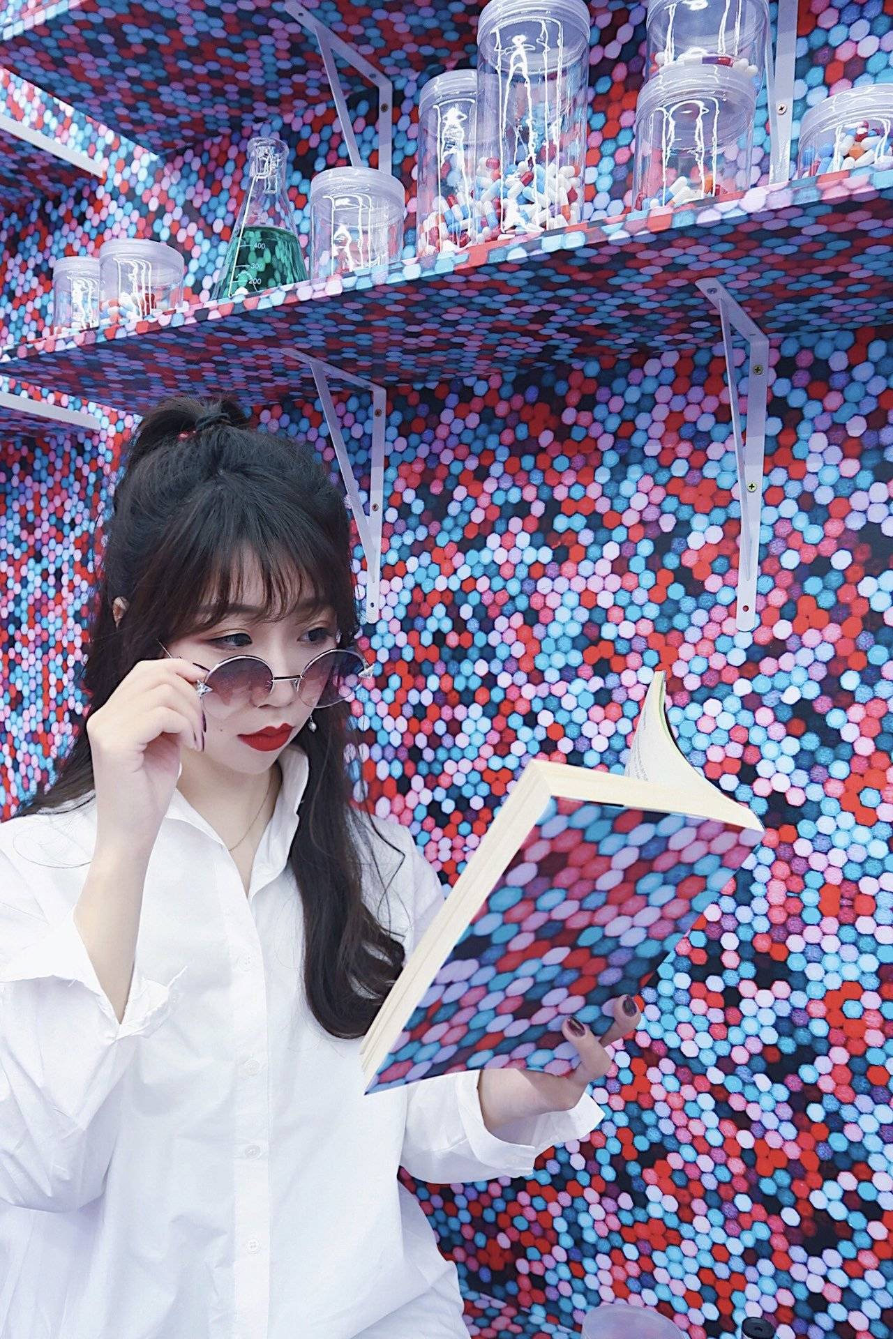 WAVELENGTH:上演一场沉浸式花花世界
