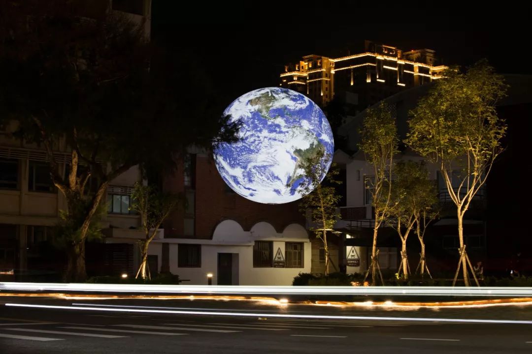 Discovery「太空周揭幕公众艺术展」in 上海外滩圆明园路南苏州路口 - 美陈网站 美陈推荐 美陈网站 美陈前沿 