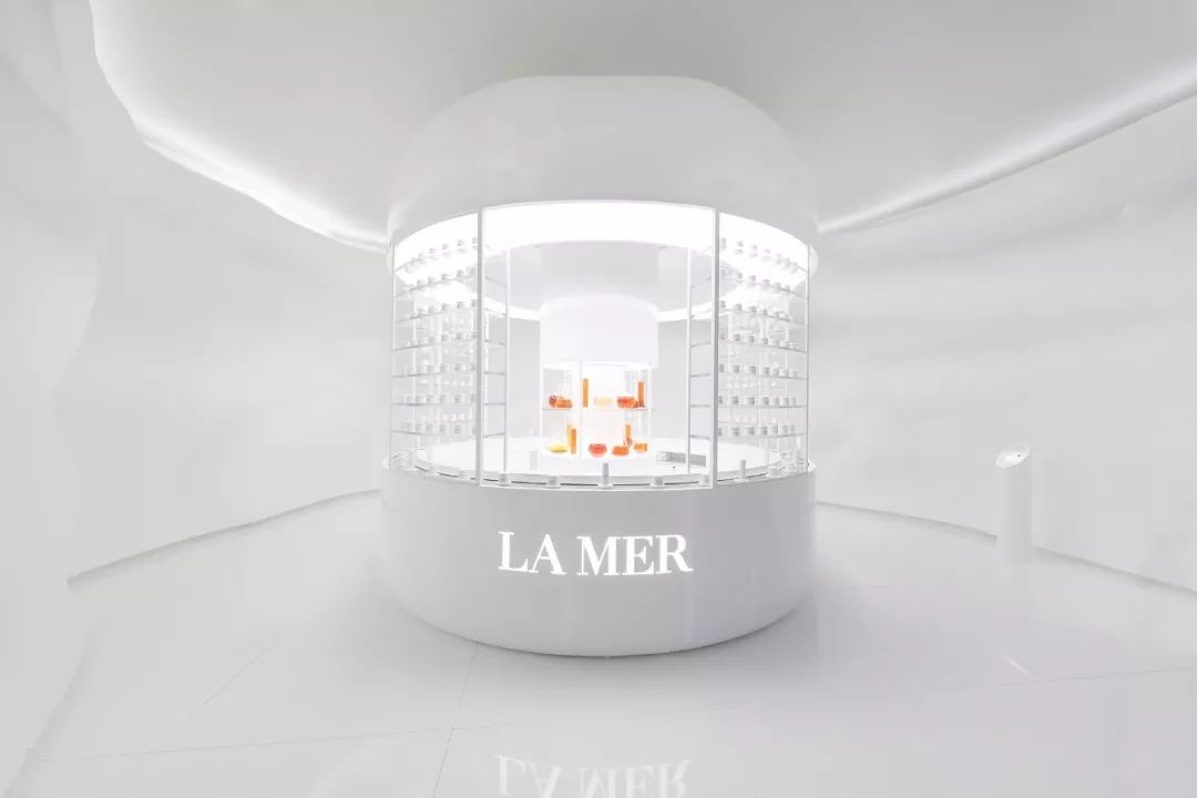 海蓝之谜「LA MER 探索无界艺术展」in 上海 - 美陈网站 美陈推荐 美陈网站 美陈前沿 