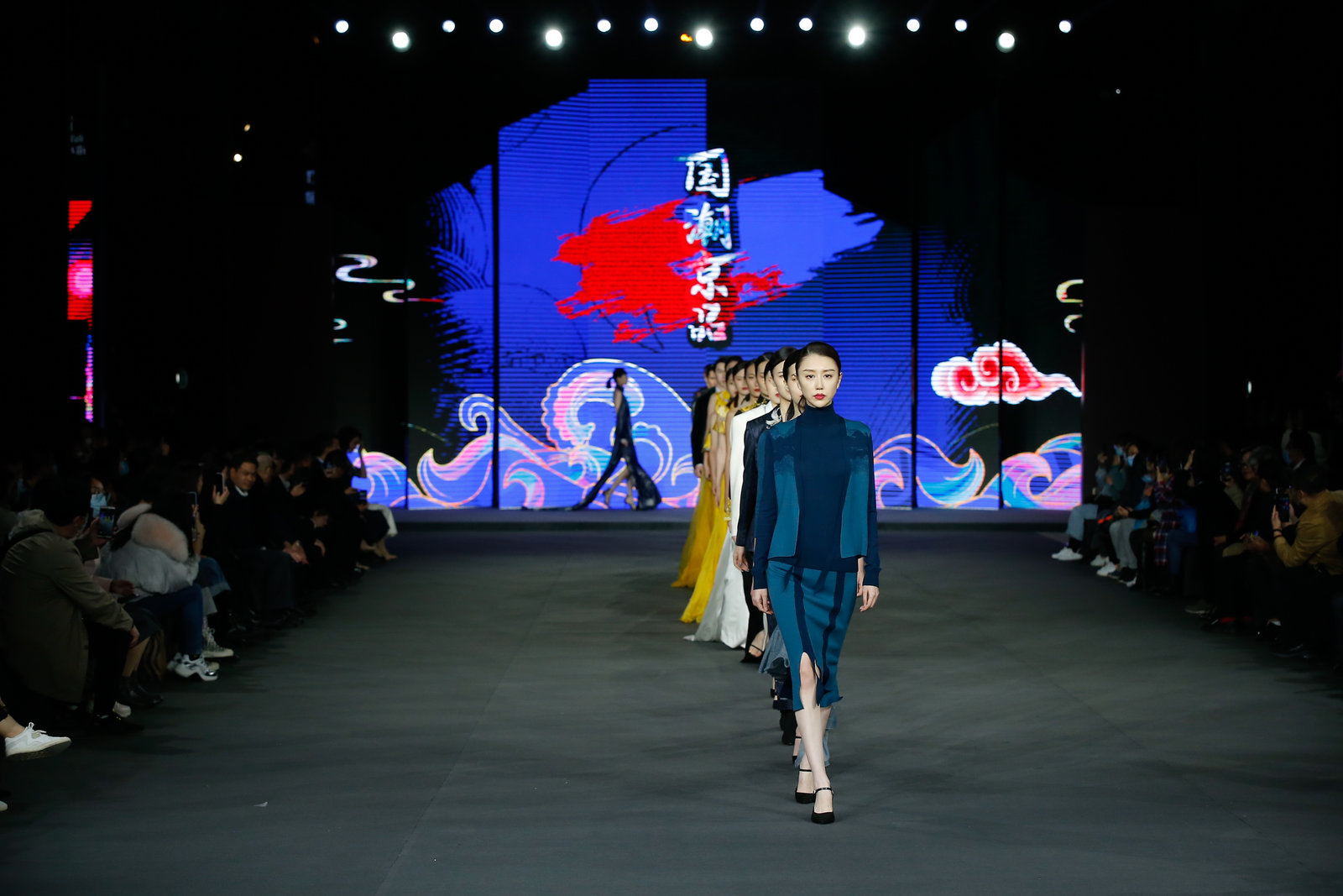 2020北京消费月闭幕式暨国潮京品大秀电子签约iPad签约仪