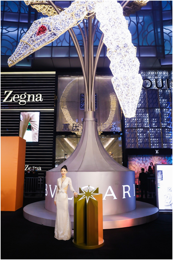 “宝格丽”蛇形灯光艺术装置