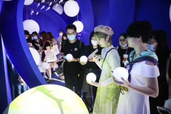 兴业太古汇化身夏日清凉疗愈地