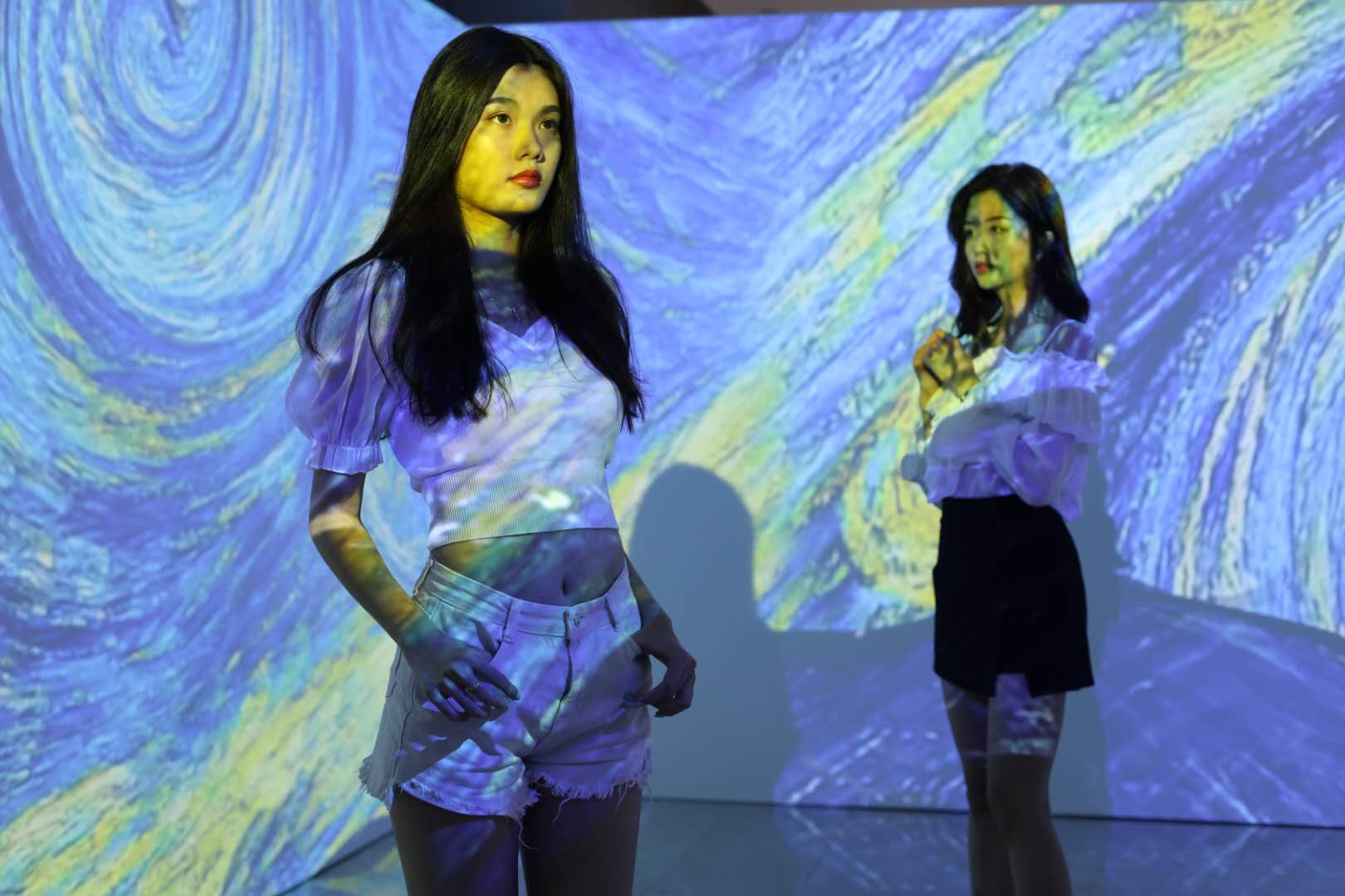 沉浸式互动体验 & 湿拓画艺术展-Garip Ay 