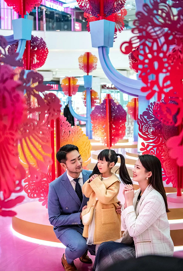 重庆弹子石万象汇新春美陈“转运森林”