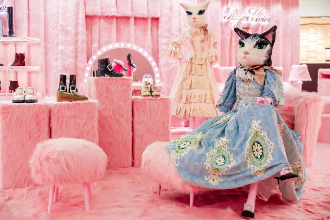 罗杰·维维亚「Pink Fluffy」限时概念展