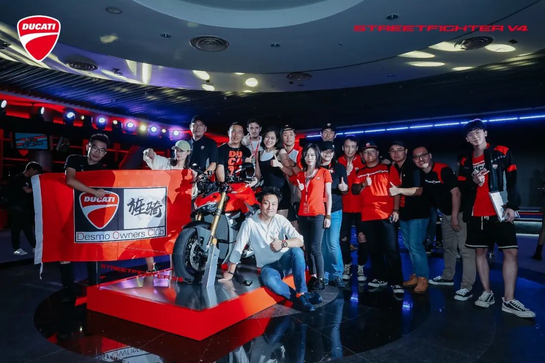 杜卡迪全新街霸V4上市发布会