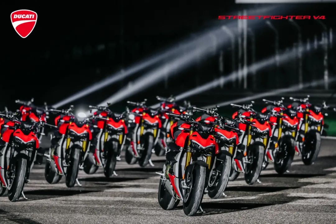 杜卡迪全新街霸V4上市发布会