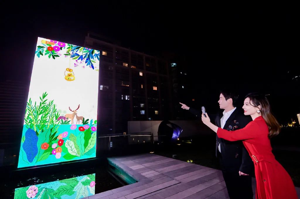 长沙IFS新春美陈“星禧绽放”华中首展