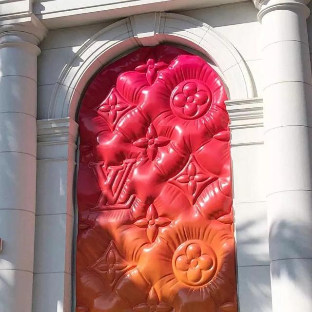 粉色风潮·Louis Vuitton 160周年大展