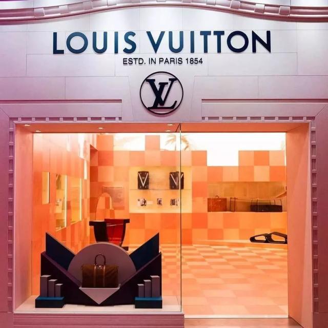 粉色风潮·Louis Vuitton 160周年大展