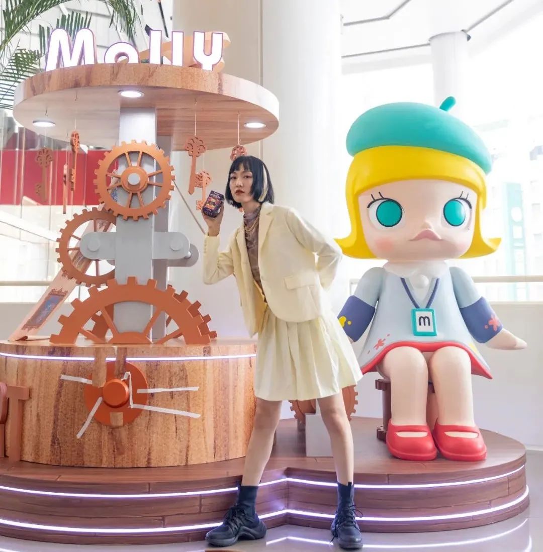 上海世茂POP MART泡泡玛十周年展“潮酷冒险岛”