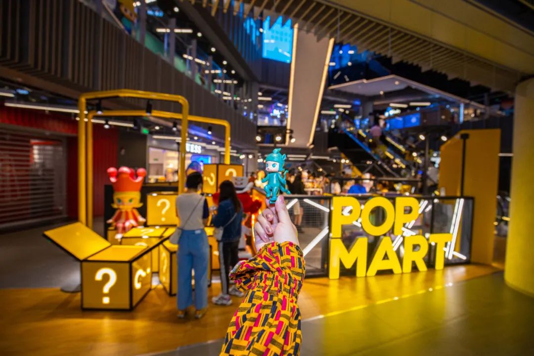 上海世茂POP MART泡泡玛十周年展“潮酷冒险岛”