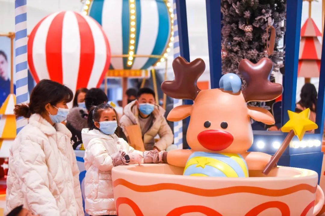 成都万象城“MIMIBABY寻光游乐园”