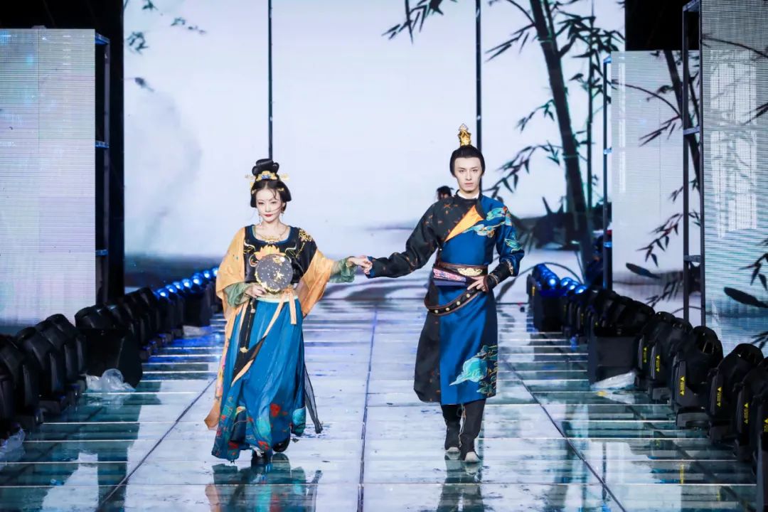 张家界&腾讯《天涯明月刀》手游上线启动仪式